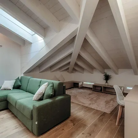Amazing Attic With Terrace On Harbour * Como