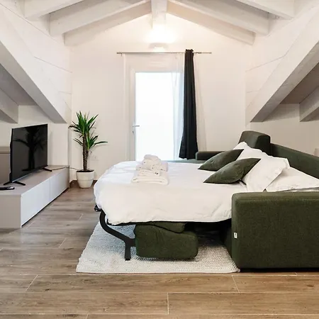 Amazing Attic With Terrace On Harbour Apartamento Como