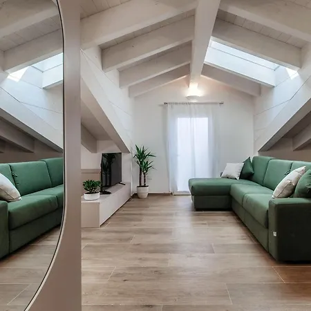 Lägenhet Amazing Attic With Terrace On Harbour