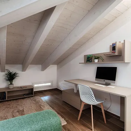 Lägenhet Amazing Attic With Terrace On Harbour Como
