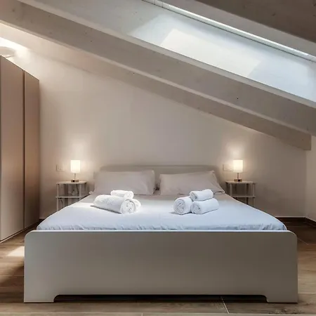 Lägenhet Amazing Attic With Terrace On Harbour Como