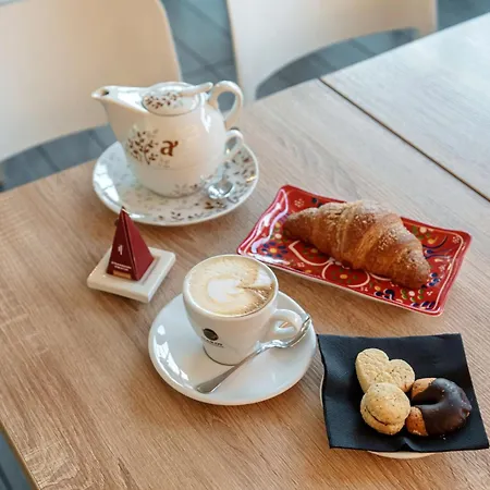 Amazing Attic With Terrace On Harbour Lägenhet Como