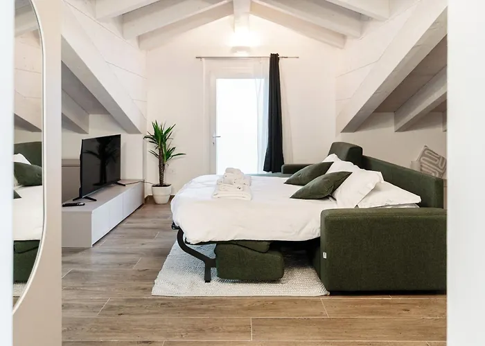 Amazing Attic With Terrace On Harbour Apartamento Como