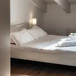 Amazing Attic With Terrace On Harbour Διαμέρισμα Όπως