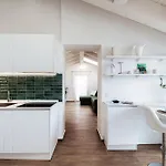 Amazing Attic With Terrace On Harbour Διαμέρισμα *